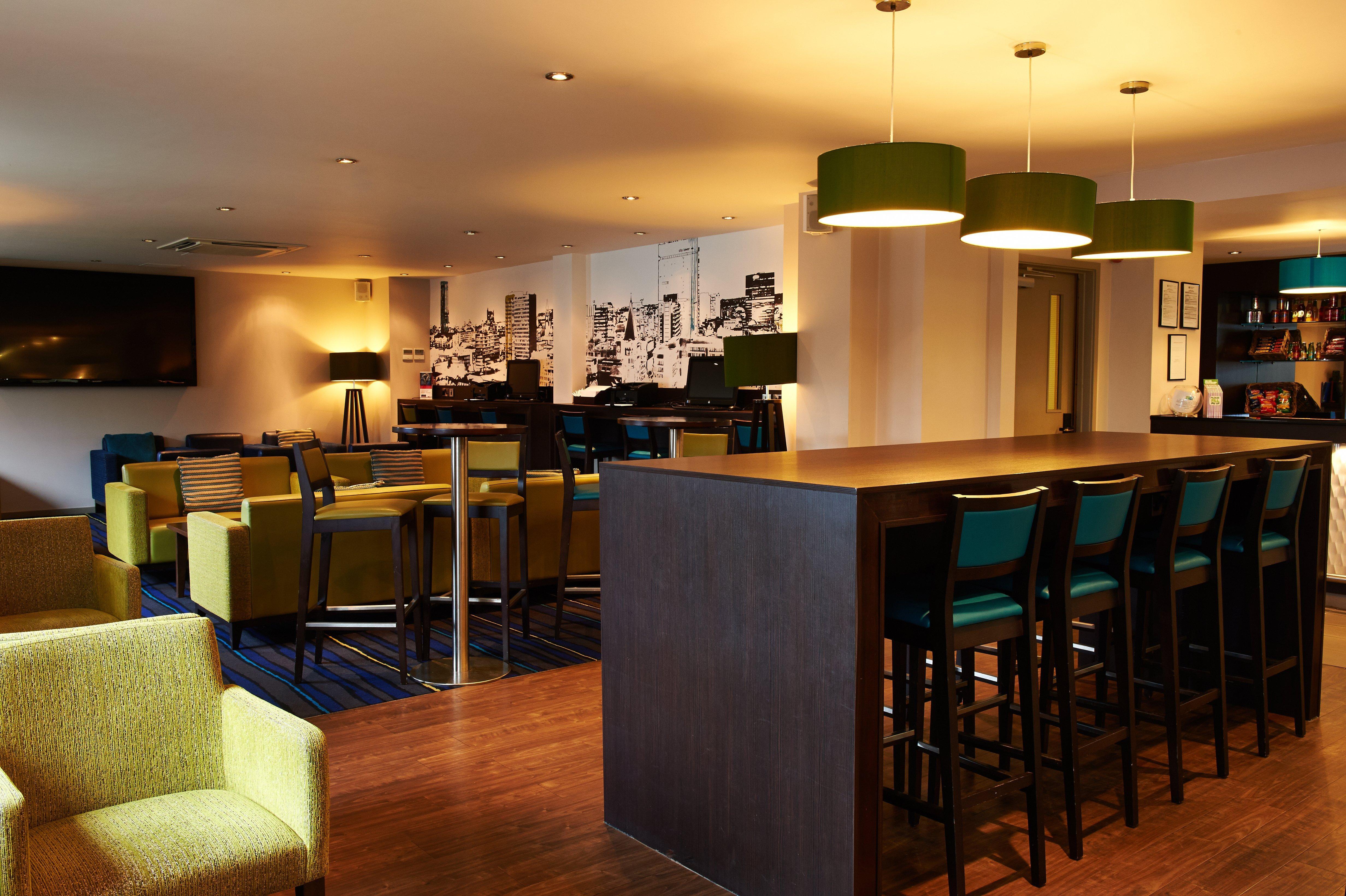 Holiday Inn Express Manchester Airport By Ihg Ringway Exterior foto